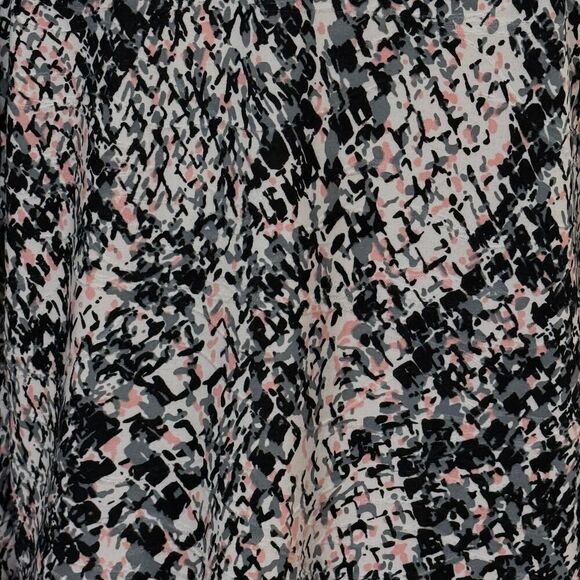 Large Multi Color 3/4 Sleeve Tee (Black, White, Pink), Soft and Flattering - Picture 6 of 6